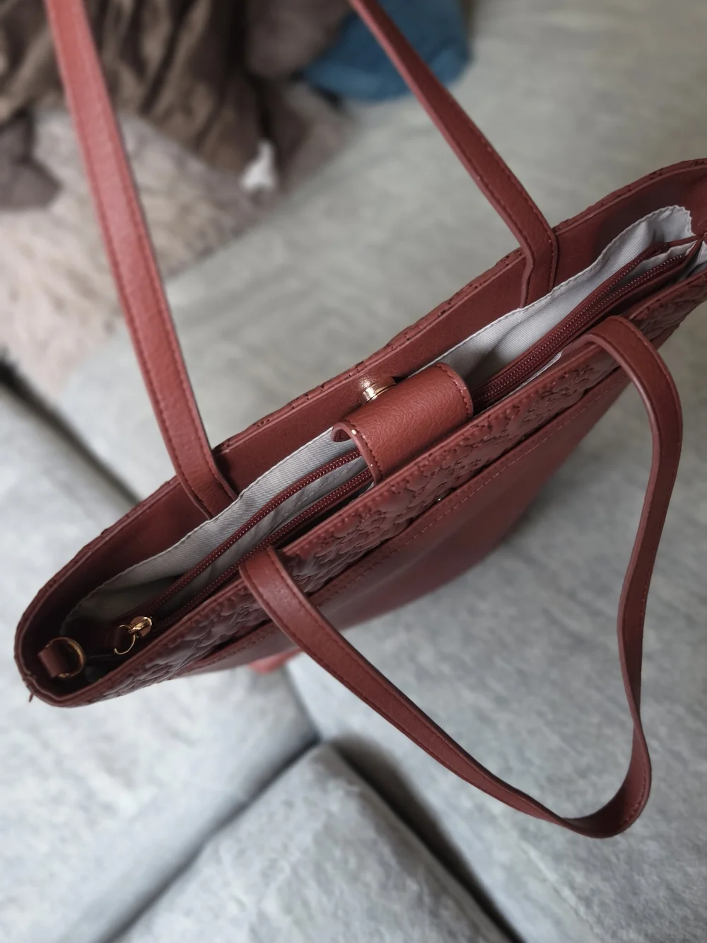 LC Lauren Conrad Floral Detail / Mini Tulip Tote